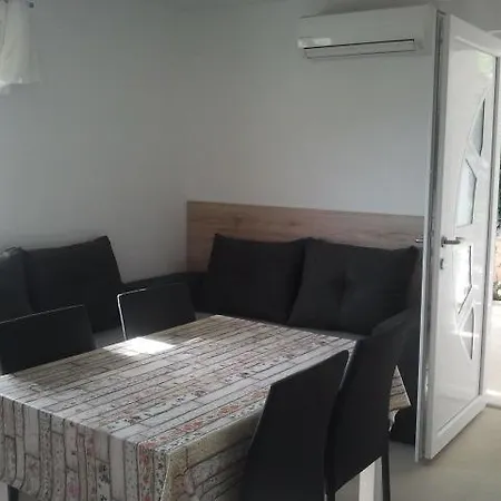 Apartment Lela *