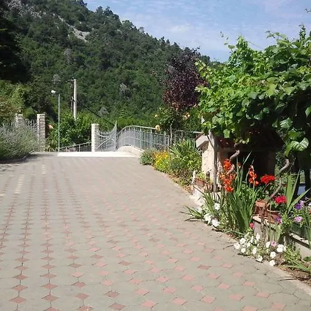Lela Apartmán Medveja