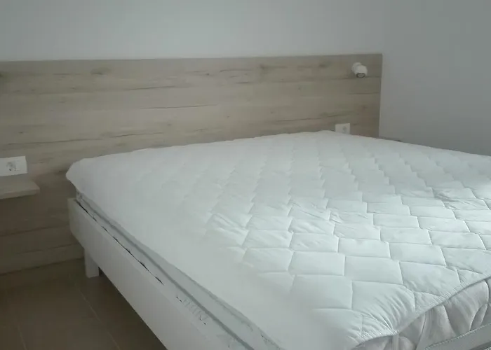 Lela Apartment *