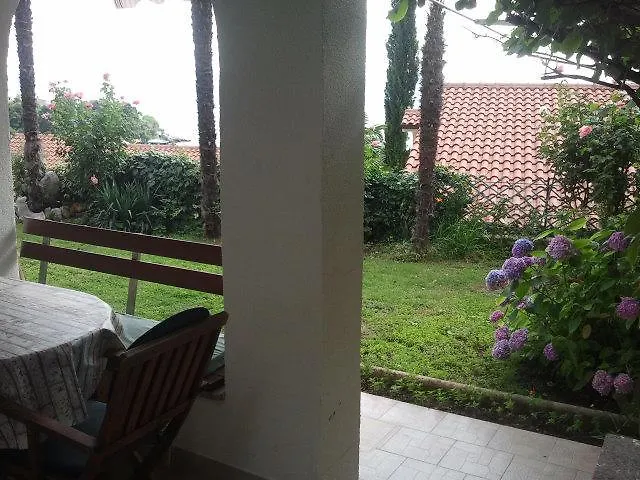 Apartment Lela Medveja